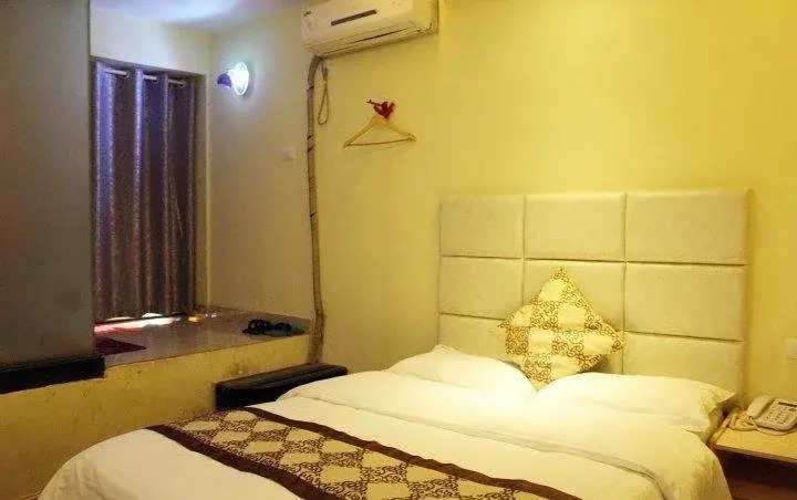 Qicai Express Hotel