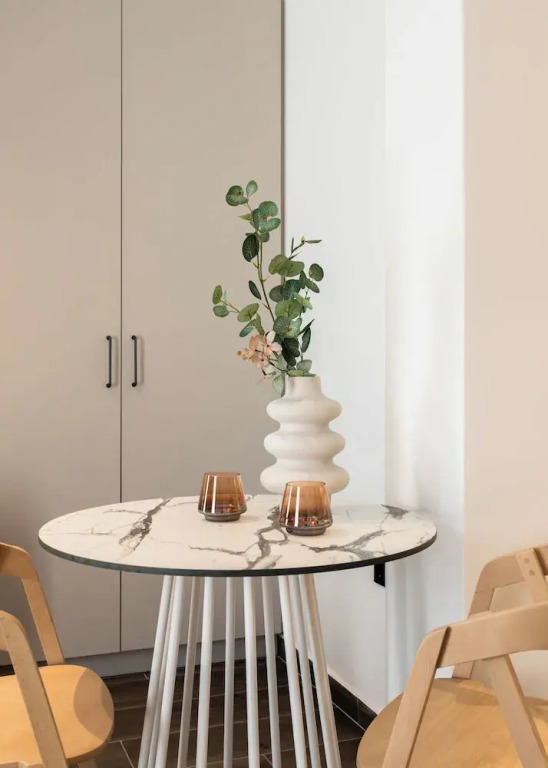 Kleo II by Zoia Living