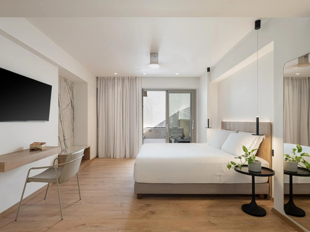 Iperion Beach Hotel