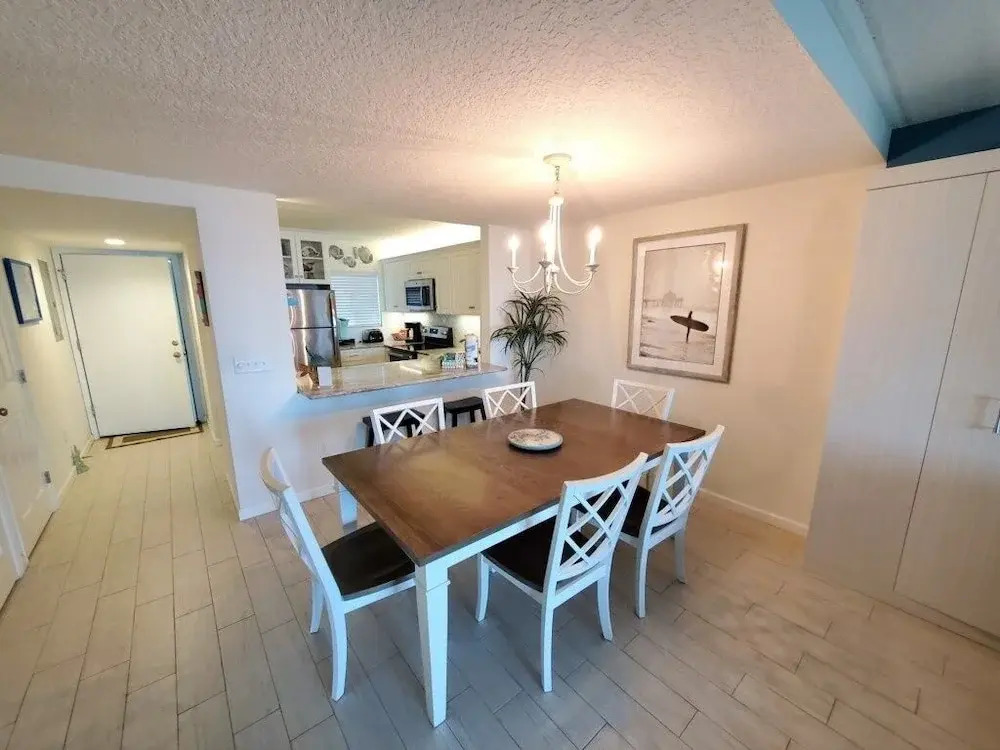 Summerhouse 104: Direct Oceanfront 2 Bedroom Condo
