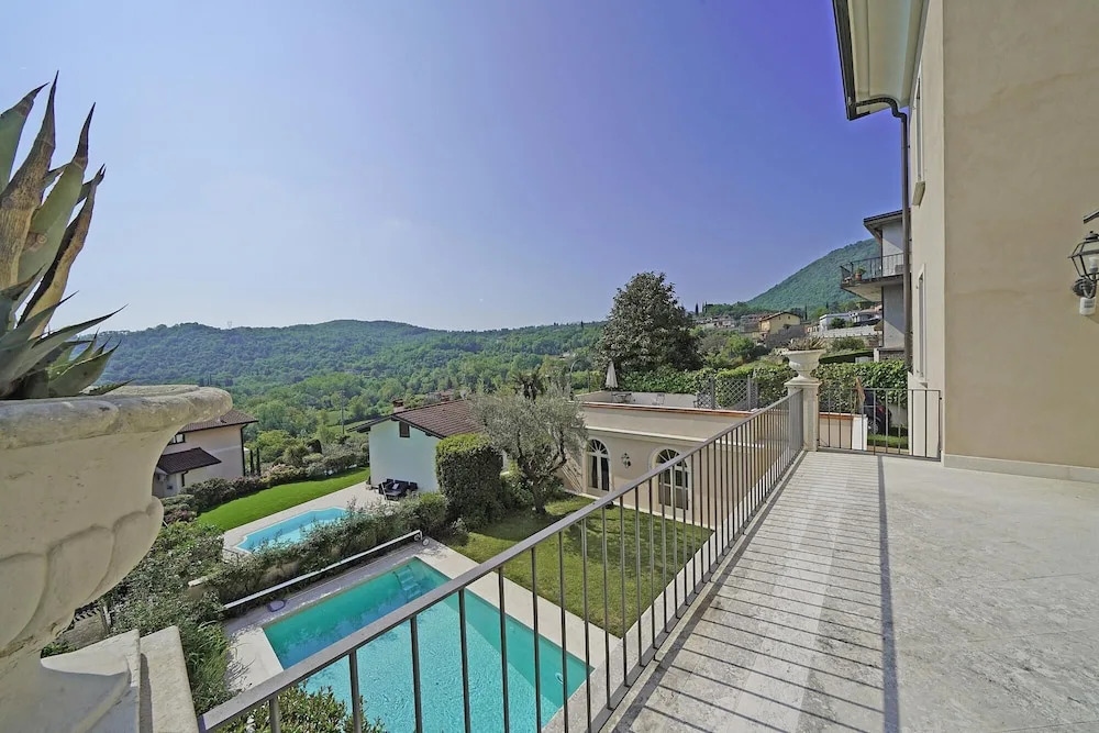 Villa San Carlo in Ro