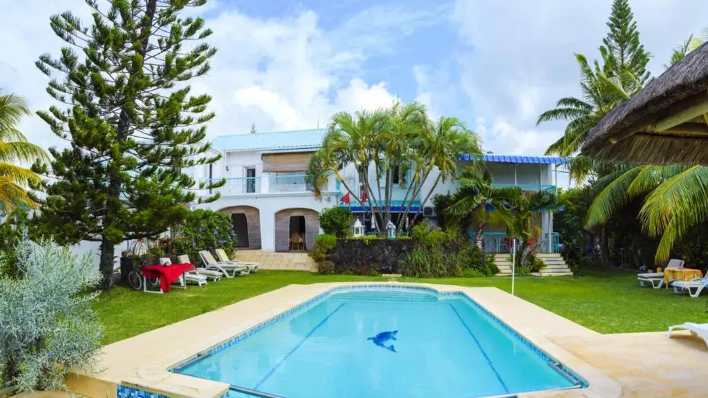 Spacious villa with sea view in Trou DEau Douce