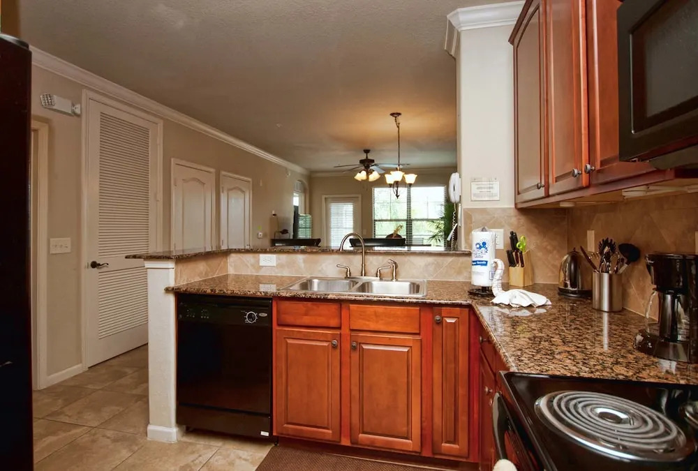 Bella Piazza - 4 Bedrooms Condo-4352BP