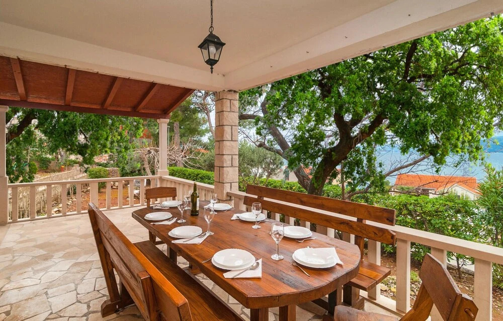 Beautiful Home in Postira With 5 Bedrooms and Wifi