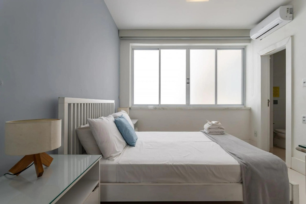 Pineapples SL1001 - Luxuoso apartamento à uma quadra da praia de Copacabana