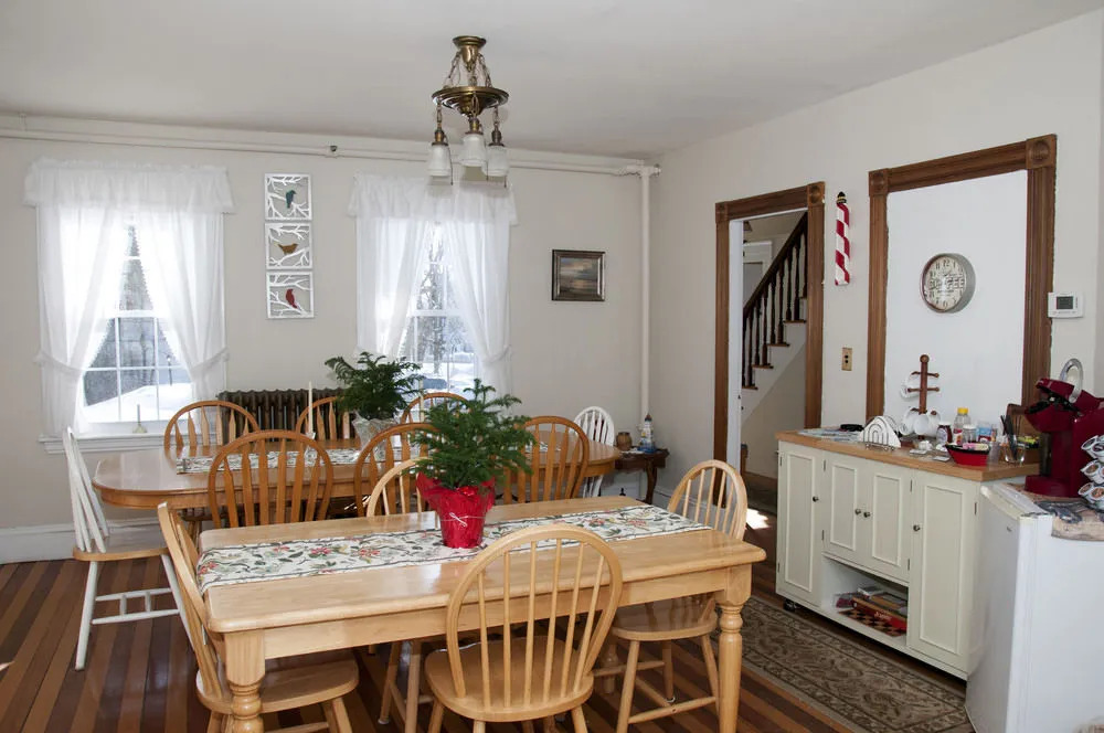 Candlebay Inn