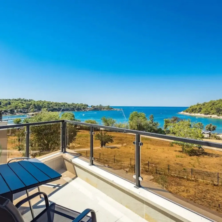 Villa Lavanda - Seaside Luxury Villa for 8 Guests
