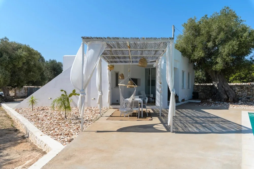 Trullo Chiara con Piscina by Wonderful Italy
