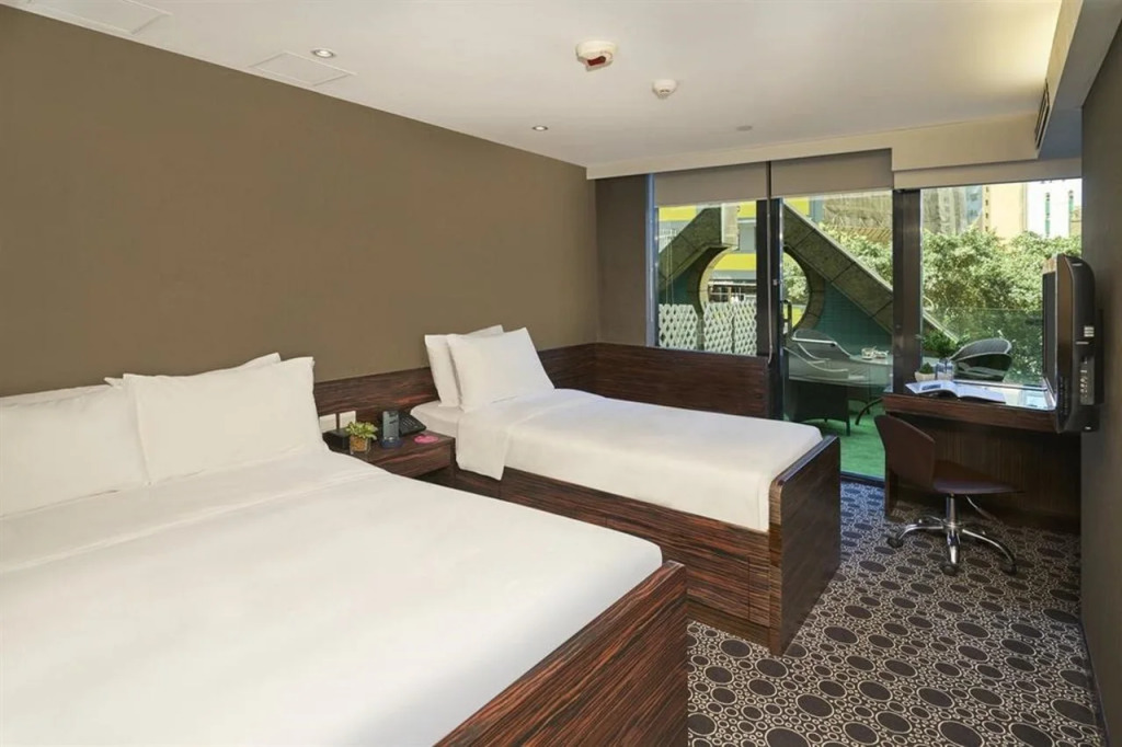 J Link Hotel