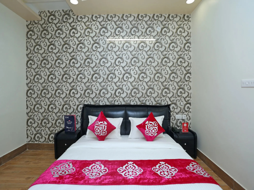 Capital O 16639 Hotel Shri Pushpraj
