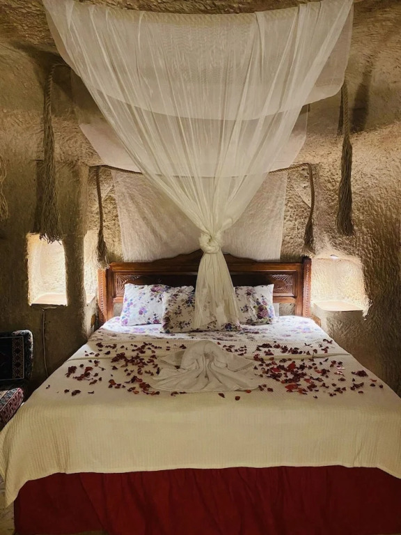 Ela cave house