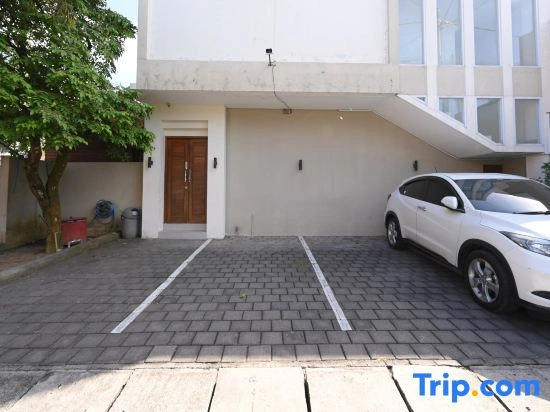 RedDoorz Plus at Kencana Residence Jimbaran