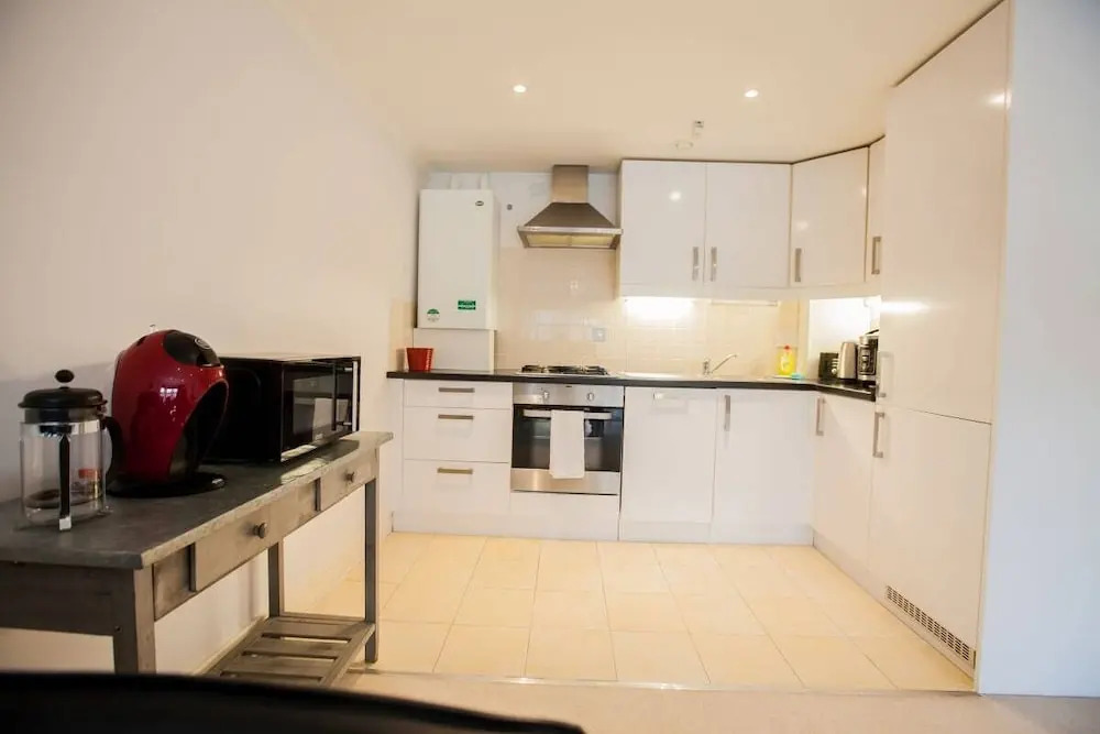 1bed Sleeps 4 in West Kensington 7mins to Tube