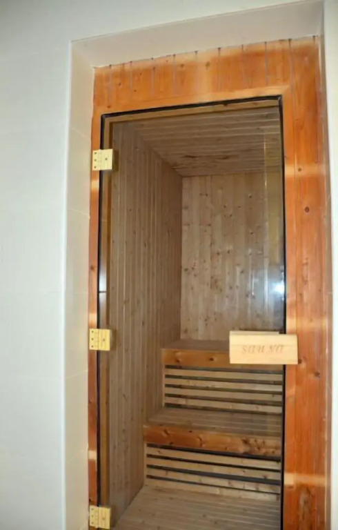 The Lodge Suites