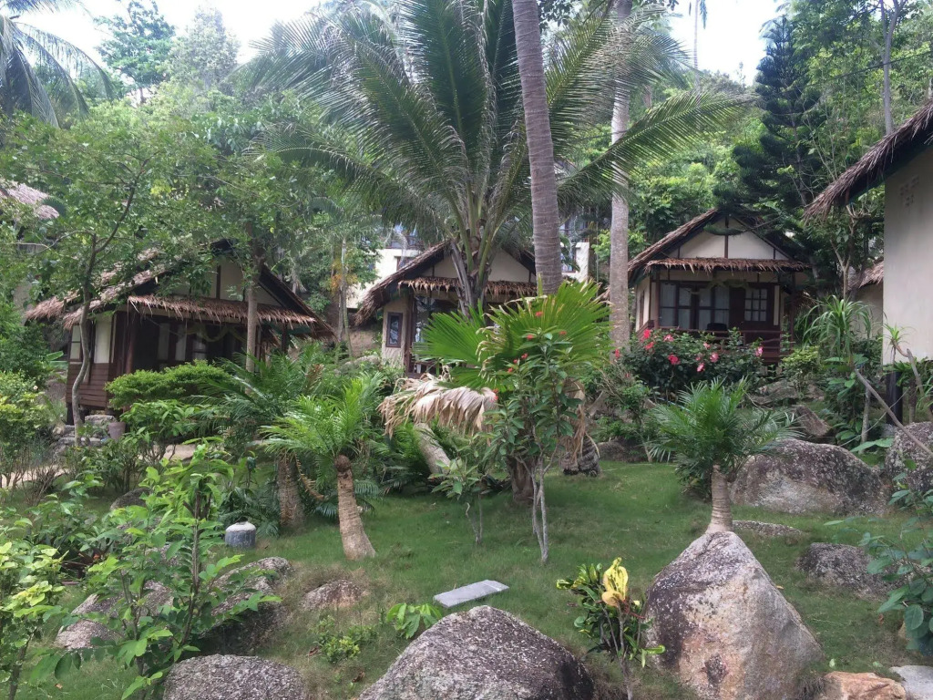 Smile Bungalow Bottle Beach