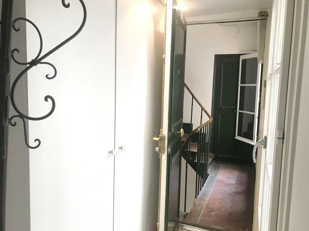 Apartment with One Bedroom in Paris, with Wifi