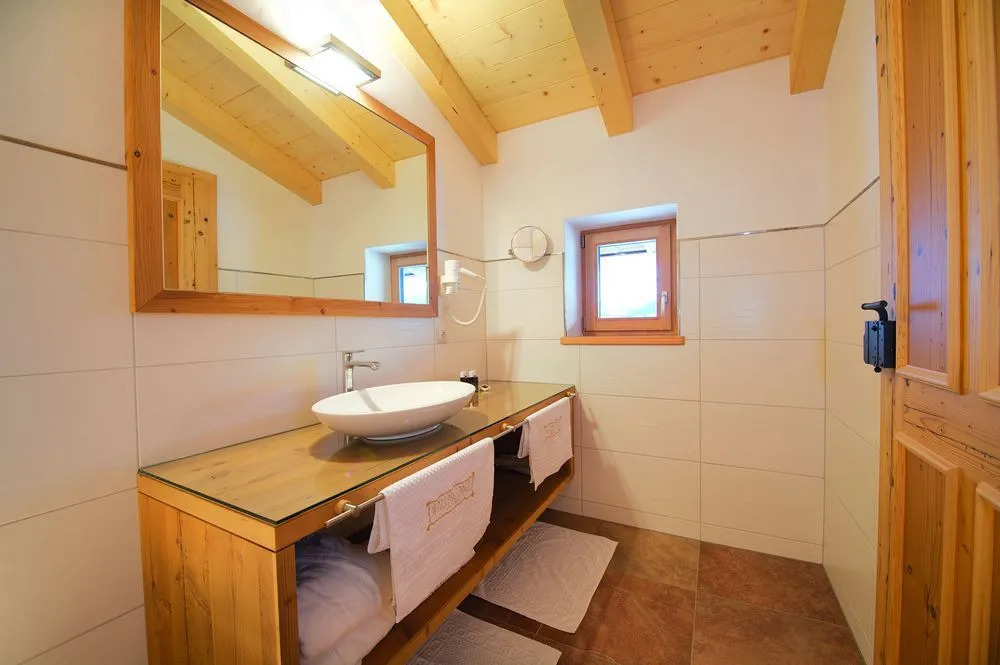 Wallegg Lodge - Alpine Premium Chalet - Ski In-Ski Out - Real Alpine Location Saalbach