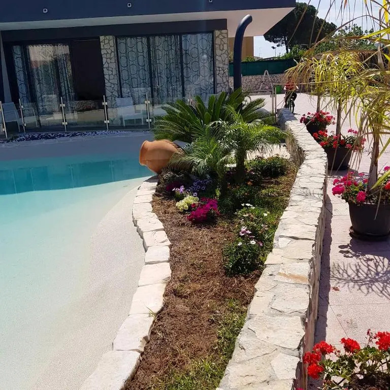 3 bedrooms villa at Fontane Bianche 200 m away from the beach with sea view private pool and enclosed garden