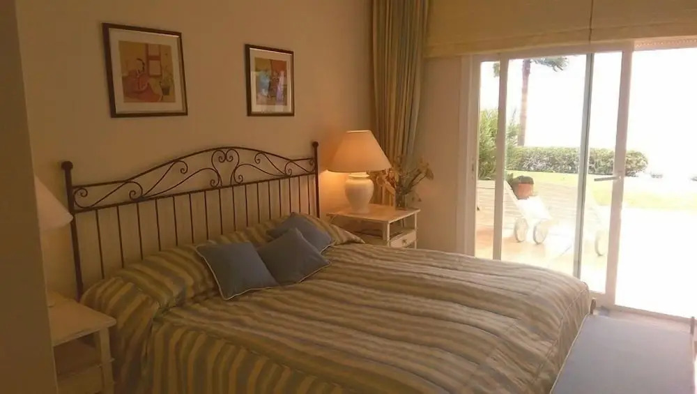 Grand Front Line Location Apartment- Heated Pool