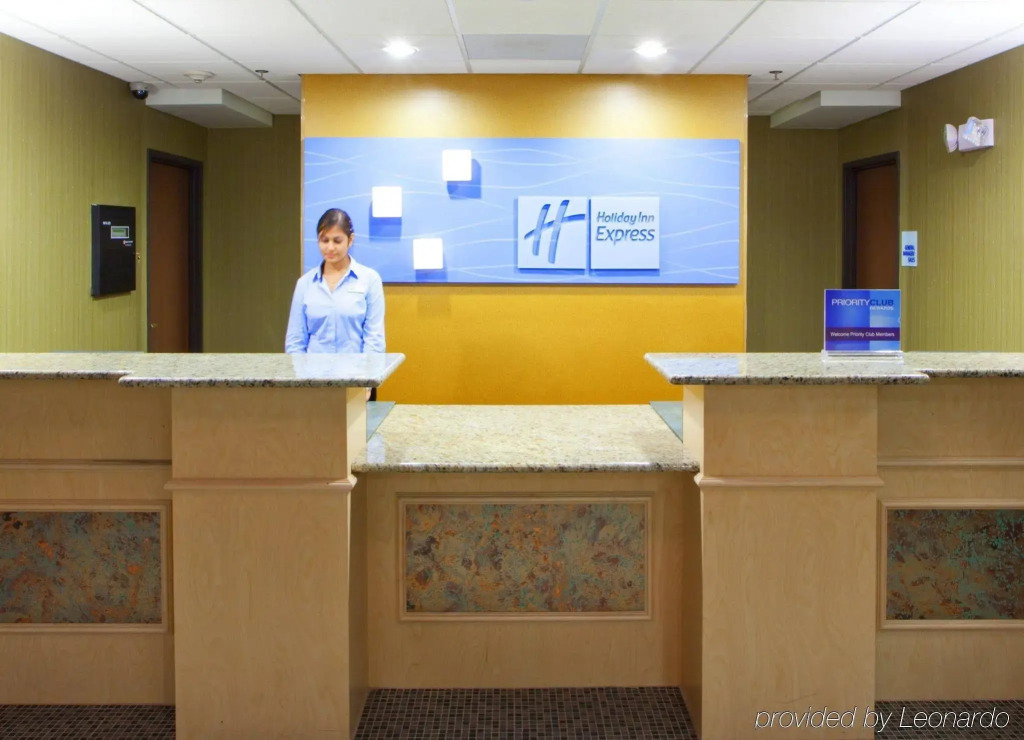 Holiday Inn Express Hotel & Suites Thornburg-S. Fredericksburg by IHG