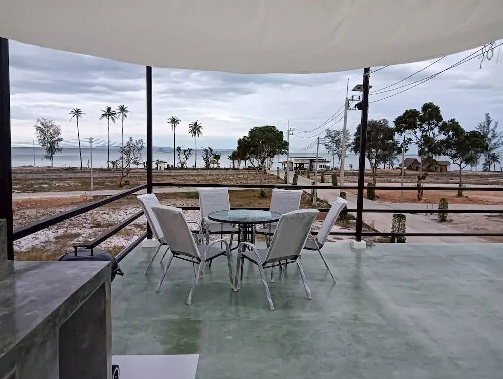 A&B Beach Villa at VK