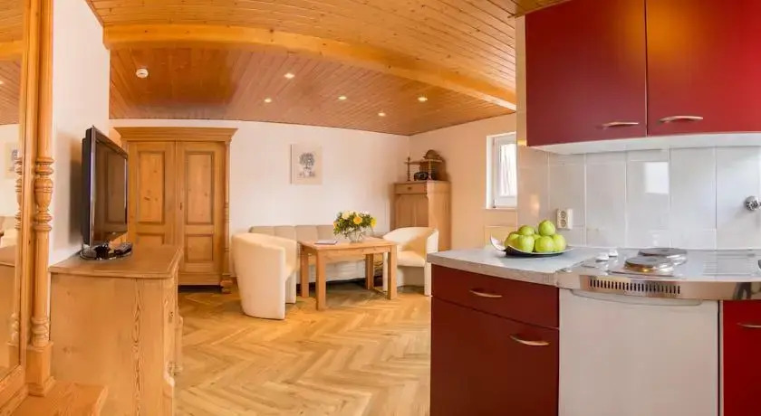 Pension Middel