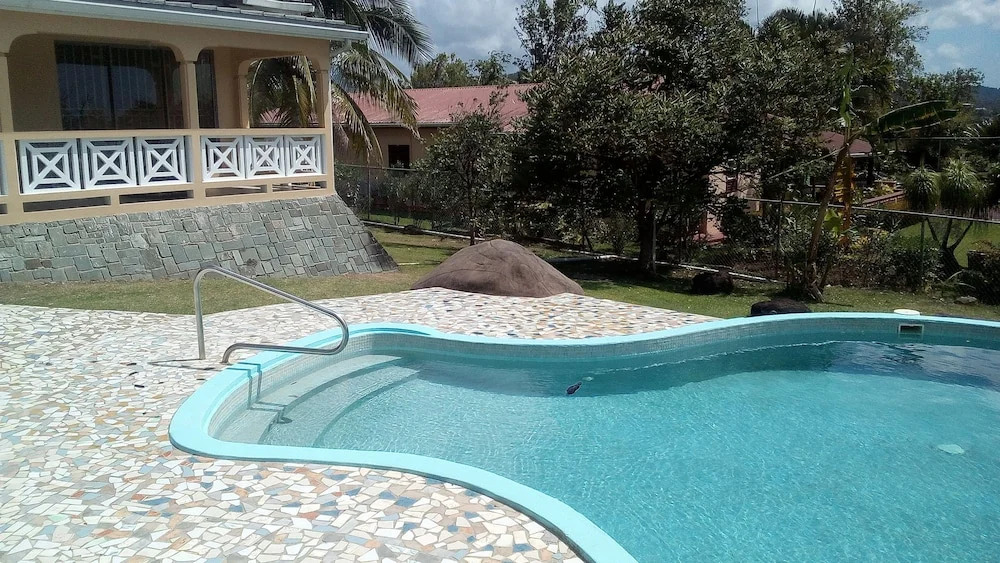 Ray Choc Bay Lodge