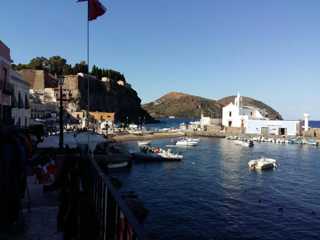 Lipari Centro Storico Flat 5 mins from Port