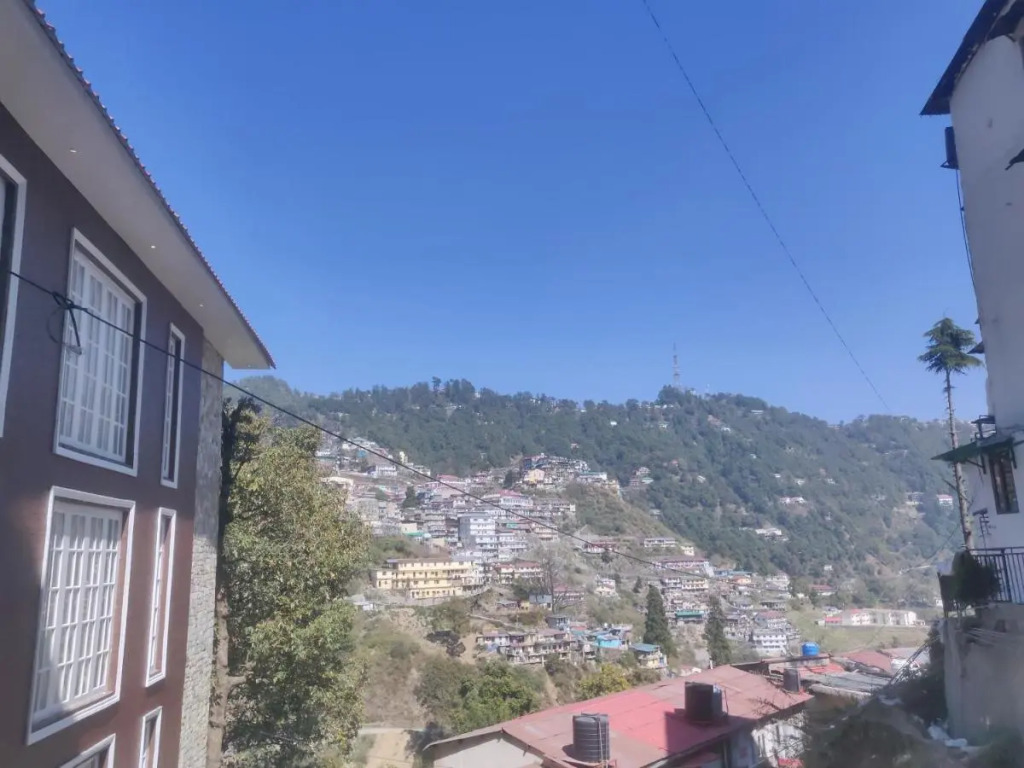 Hotel Sapling Mussoorie - 500 Mtr from Picture Palace Mall Road