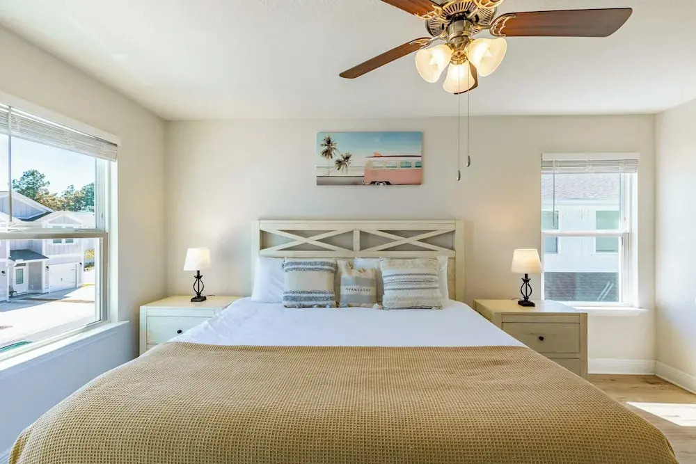 Santa Rosa Hideaway by Avantstay Pet Friendly 6 Mins to Beach!