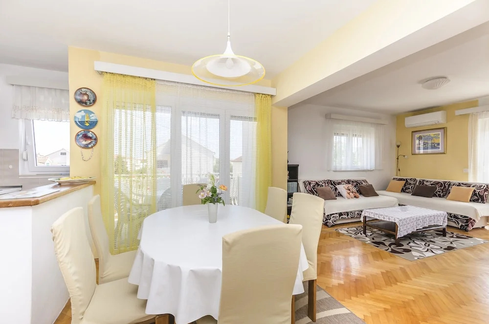 Apartment Lola