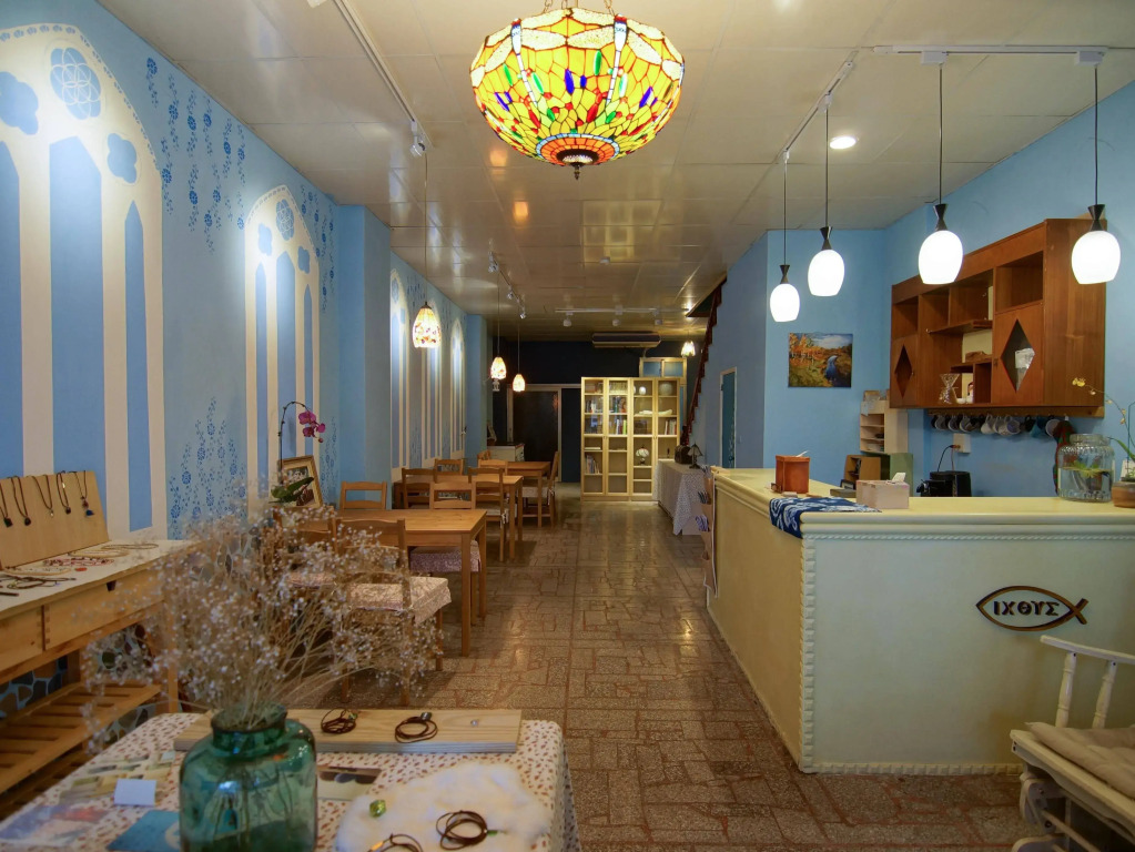 Fish hostel