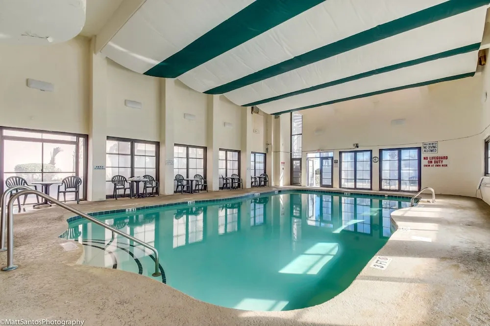 Luxury 3BR at Palms by Hosteeva