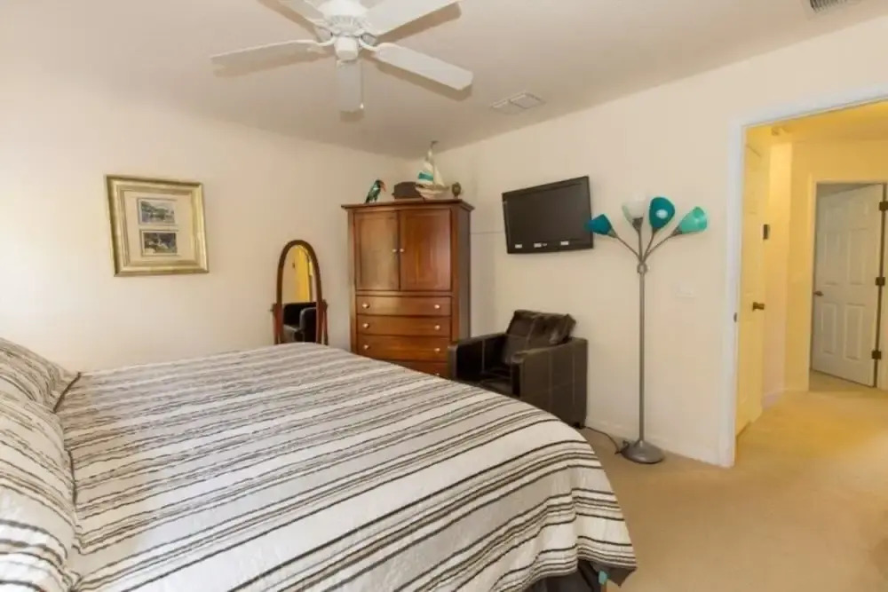 3000yl 4 Bedroom Townhouse by RedAwning