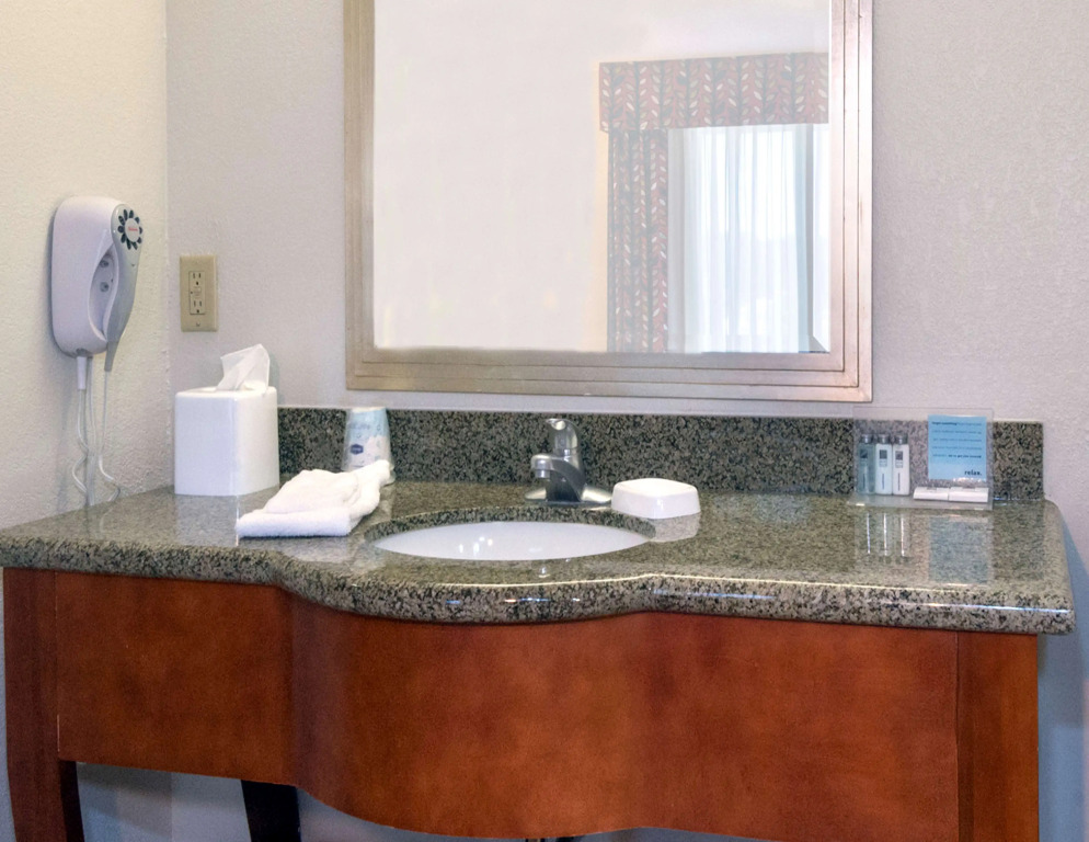 Hampton Inn & Suites Mobile I-65@ Airport Boulevard