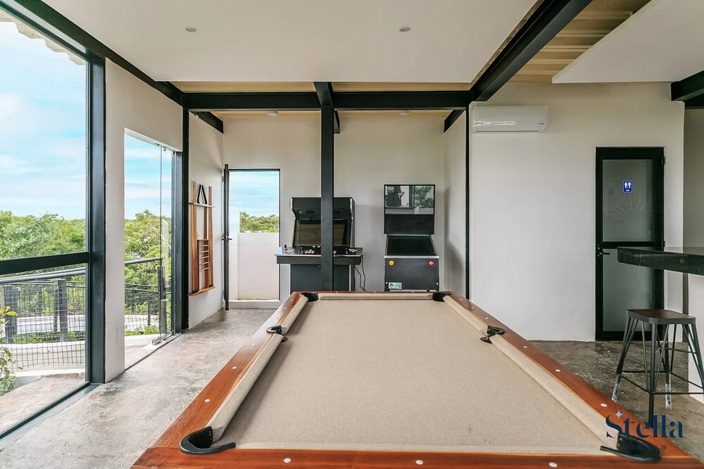 3 Story Home with Private Roof Pool and Tropical Views