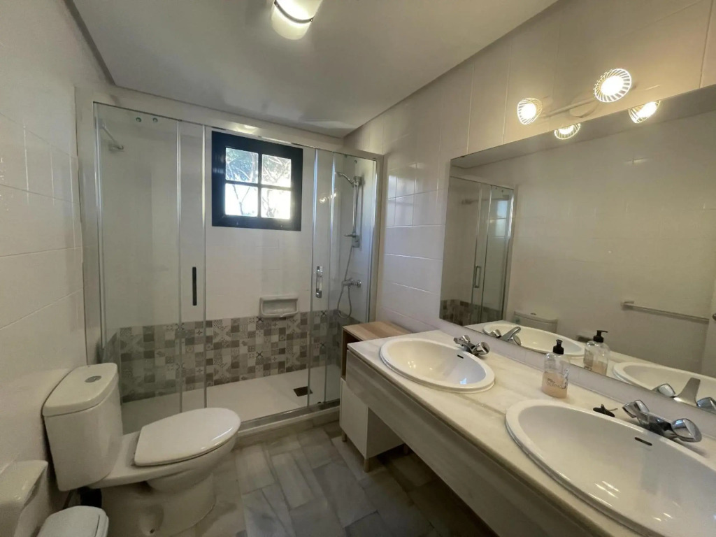 2 bedroom top floor apartament with open sea views CS197