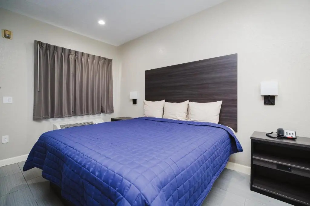 Winchester Inn and Suites Humble/IAH/North Houston