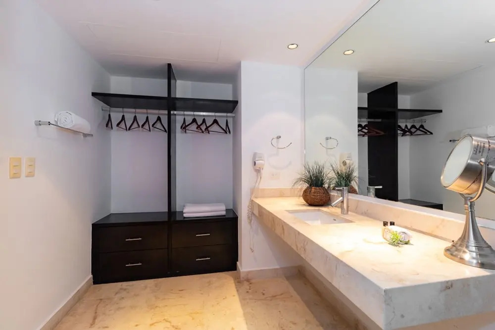 Elements Garden House 21 2 Bedroom Condo by RedAwning