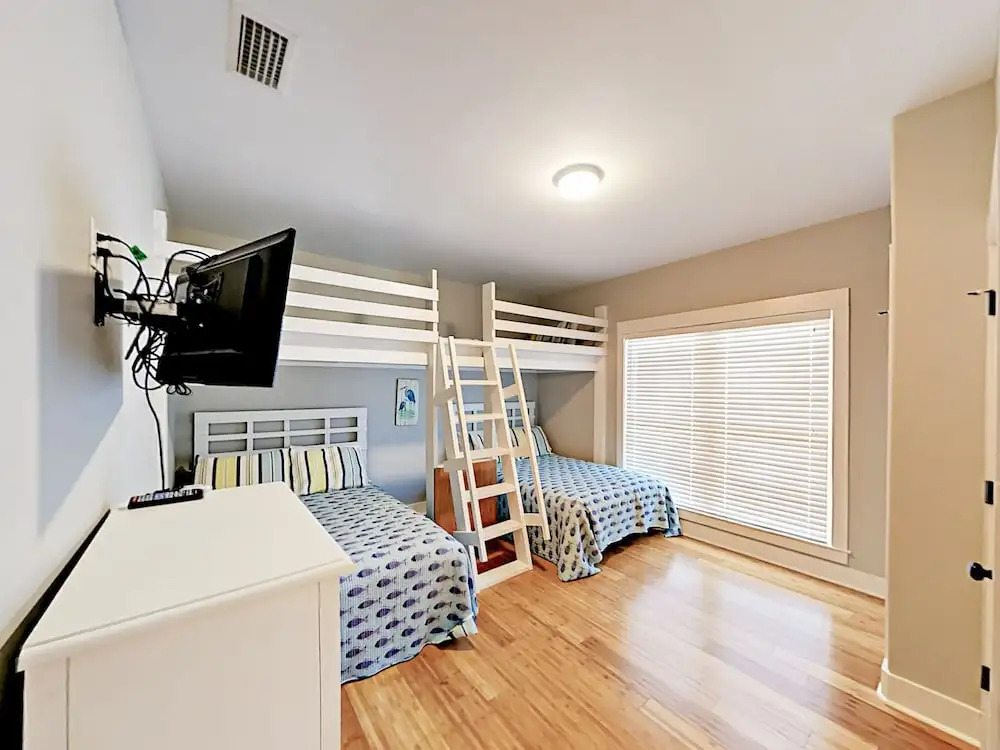 Brand-new In Wildlife Refuge, Near Beach 3 Bedroom Cottage