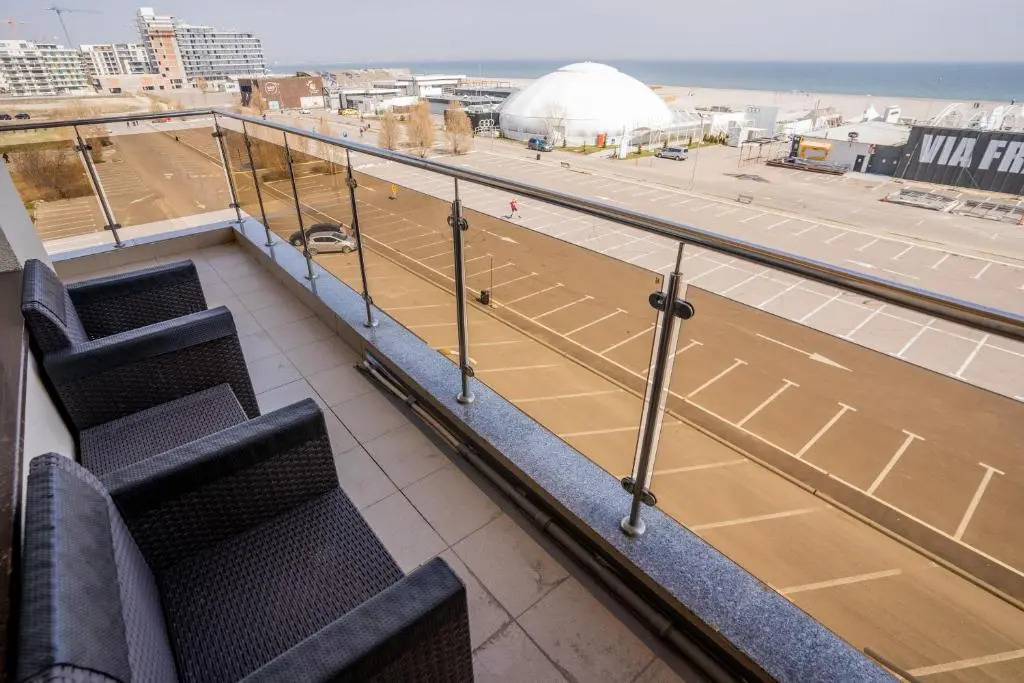 Summerland Sea View Apartment