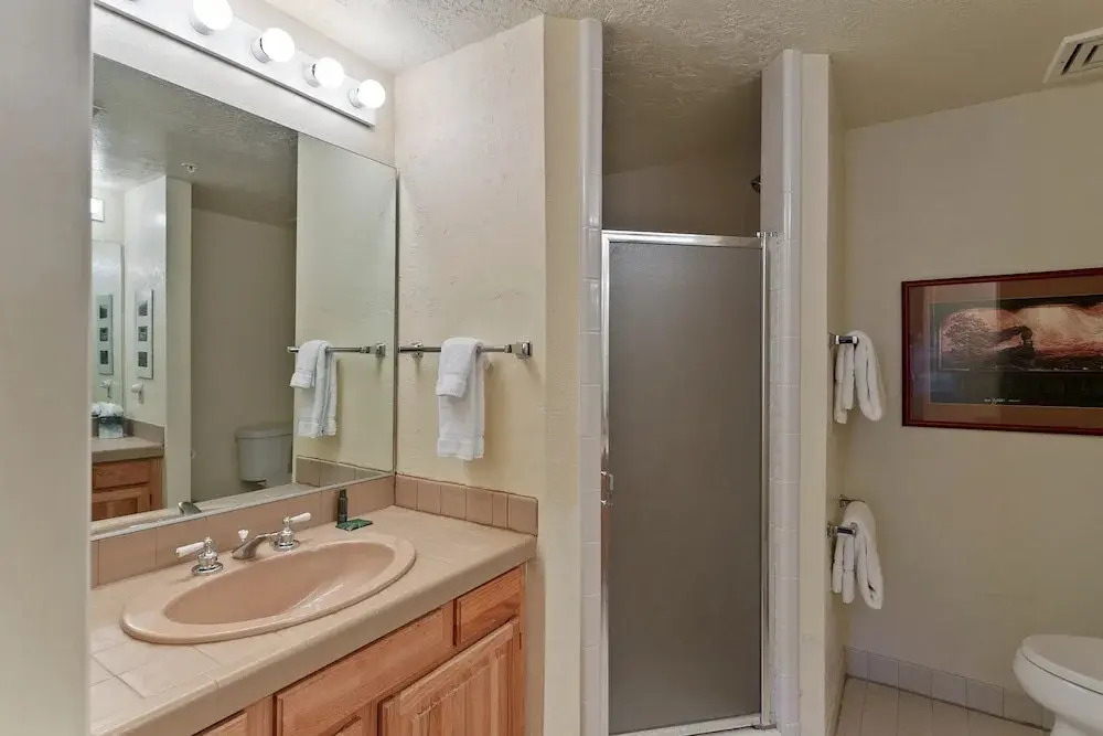 Powder Run at Deer Valley Resort - Two Bedroom Condo with Hot Tub #A13 2 Condo
