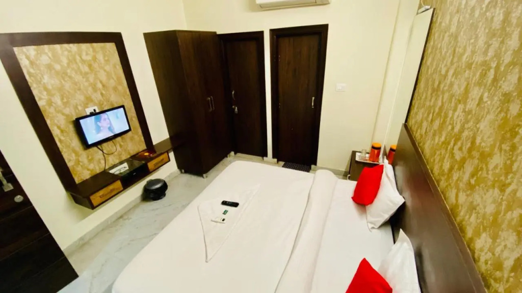 Hotel Pulse Inn- Near Jaipur Railway Station