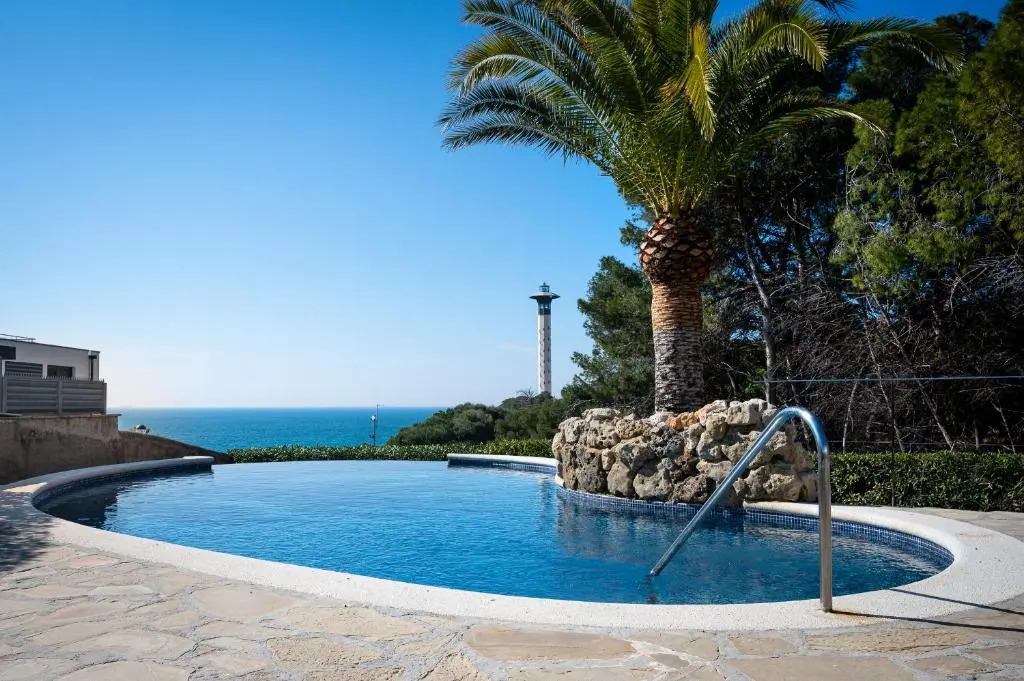 AT033 Bonita villa con piscina privada, completamente equipada