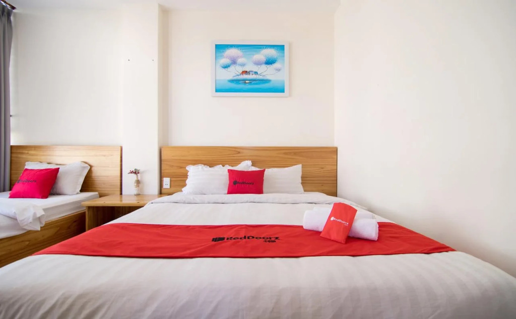 KnK Inn Boutique Hotel and Rooftop Sports Pub