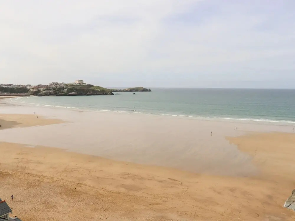5 Fistral Waves