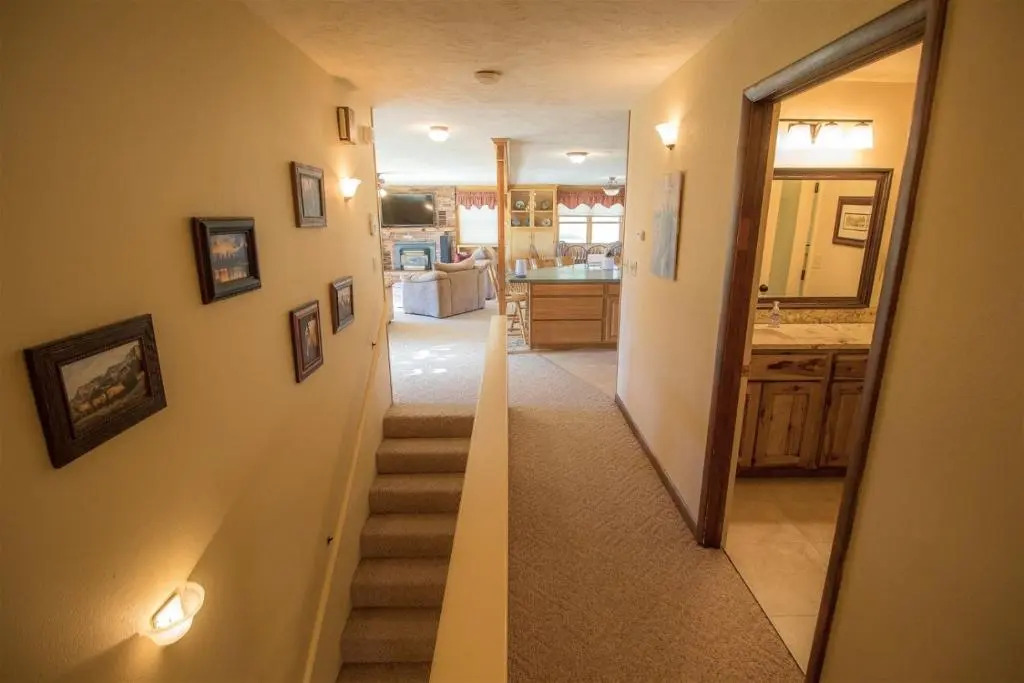 Dog Friendly Elk Ridge with Hot Tub by AAA Red Lodge Rentals
