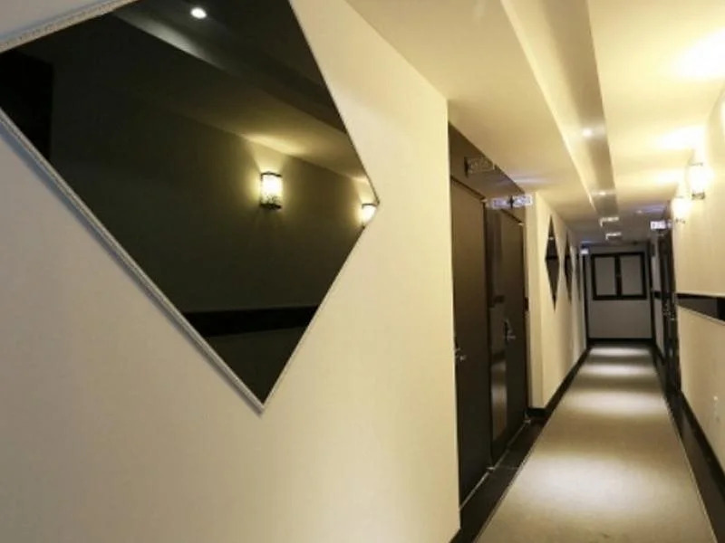 D Day Hotel