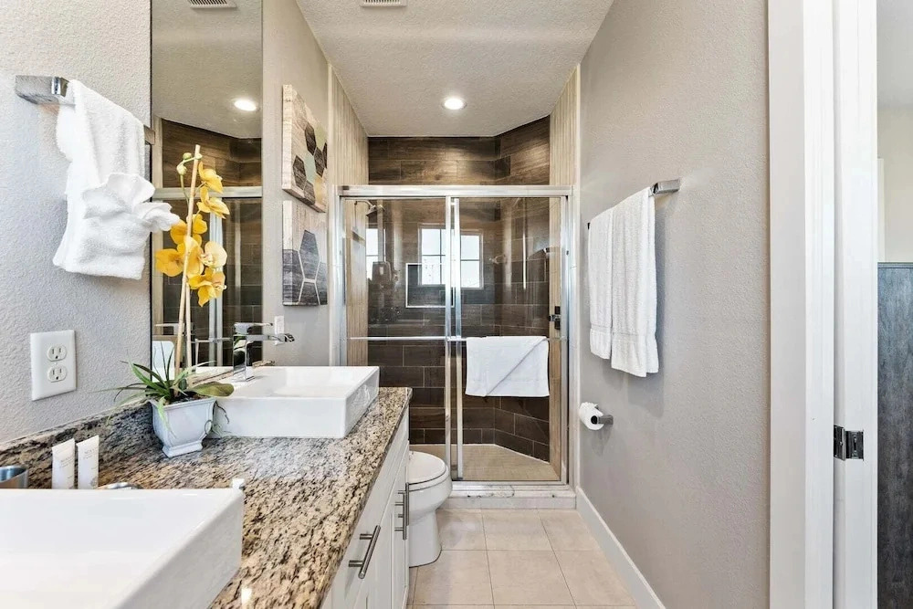 Spacious Family Villa 5min to Disney