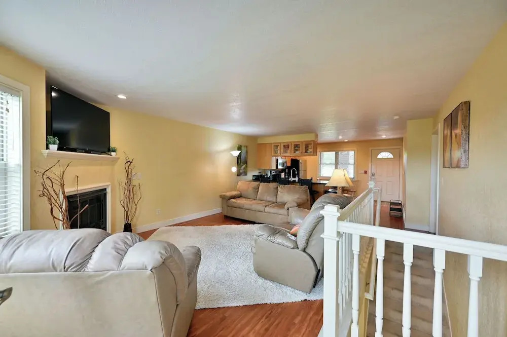 Unit 109 2 Bdrm/ 2 BA